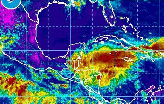 Seguirán lluvias, tormentas y granizo en Puebla por ondas tropicales 3 y 4