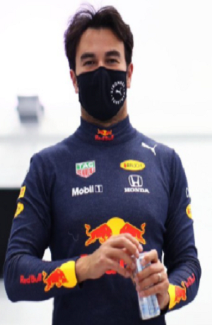 Checo Pérez está en Bahréin para pruebas de pretemporada en la F-1
