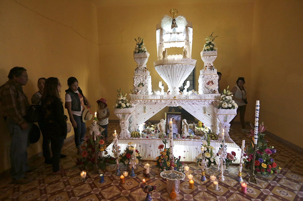A pesar de los daños por el sismo, Huaquechula recibe a sus muertos
