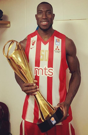 Michael Ojo, basquetbolista nigeriano, murió de un infarto en Serbia