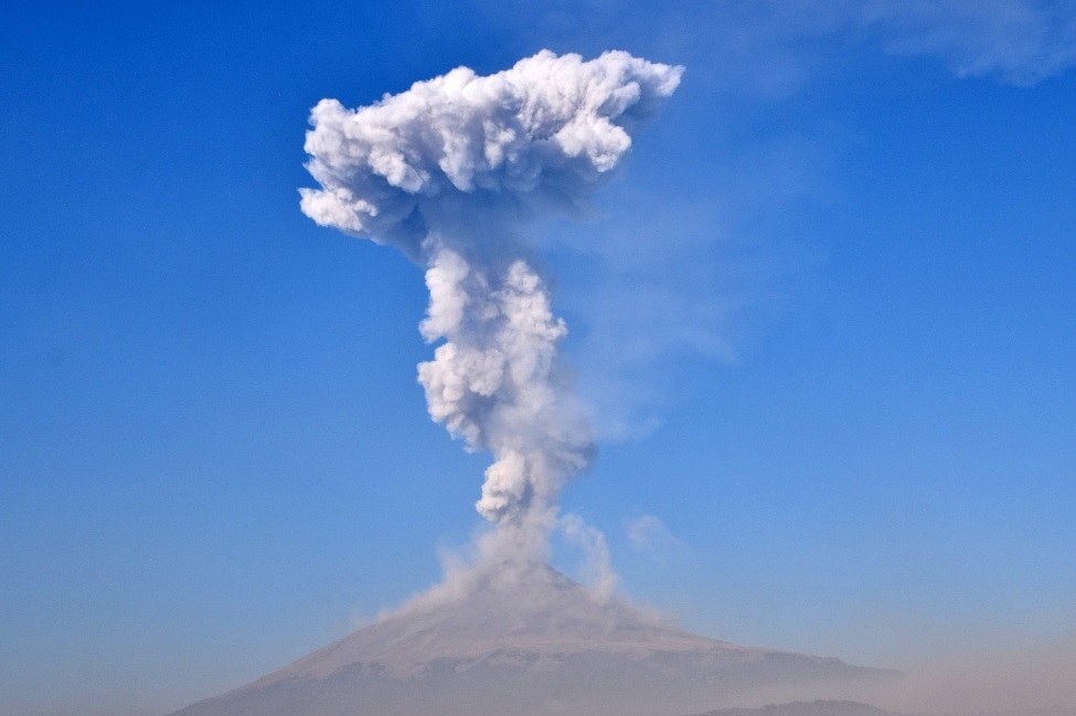 Detienen a hombre que llevaba cadáver para “ritual” en el Popocatépetl