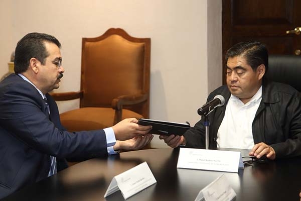 Miguel Barbosa promete integrar opinión de los infantes en Plan Estatal de Desarrollo