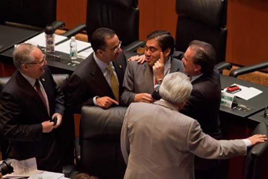 Barbosa y Javier Lozano se enfrentan por iniciativa de Ley de Telecomunicaciones