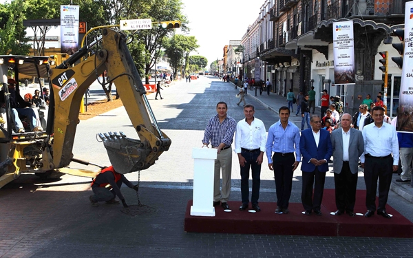 RMV y Gali inauguran colector sanitario de la 11 Sur