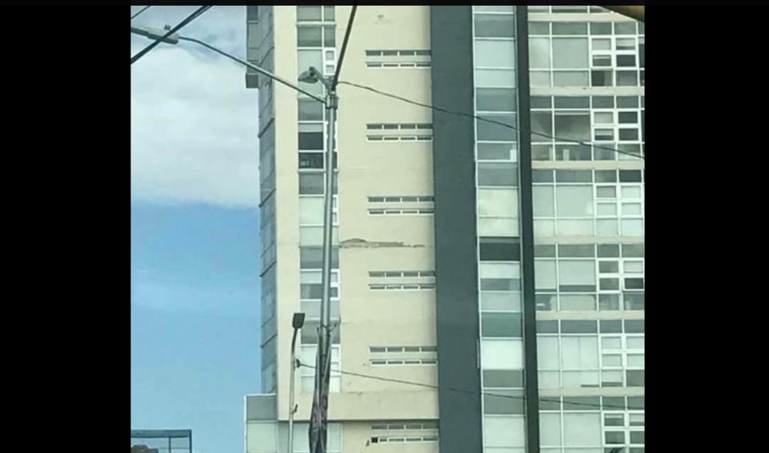 Poblanos exigen a autoridades revisión a fondo de edificios, escuelas y casas con fracturas por sismo