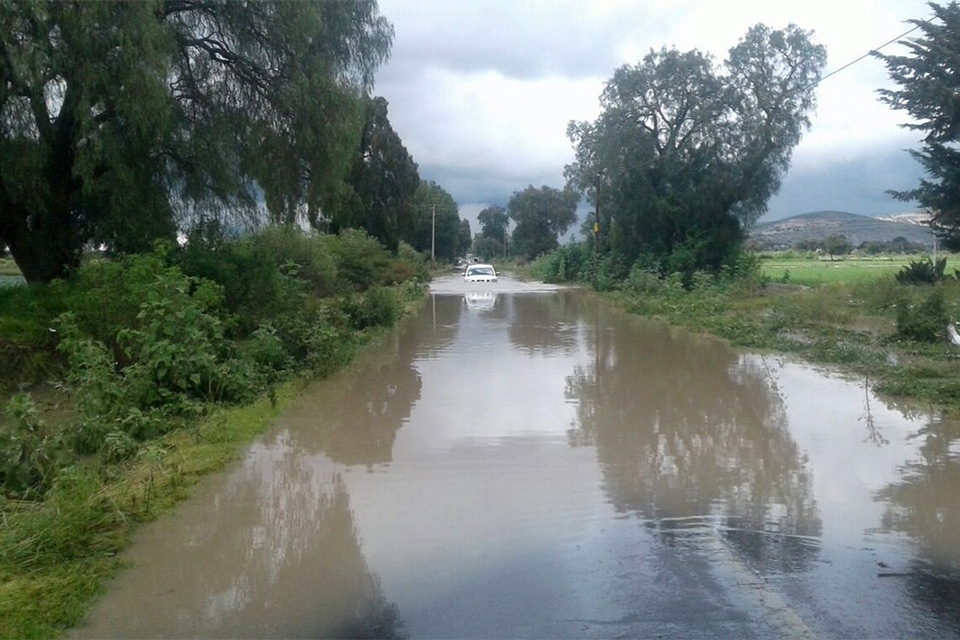 Tormenta deja clínica, viviendas y cultivos dañados en Tepeaca y Tochtepec