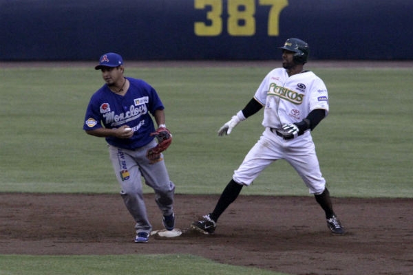 Pericos de Puebla no pudo con Monclova, ahora perdió 8-7
