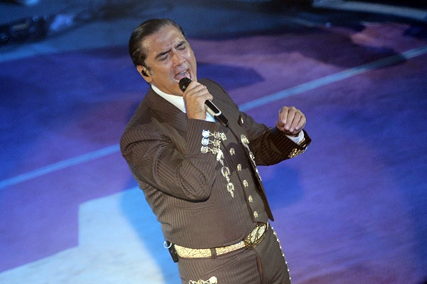 El Potrillo llena de éxtasis el Palenque de la Feria de Puebla