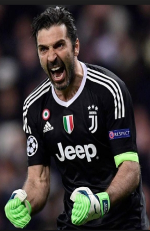 Buffon seguirá su carrera con el PSG