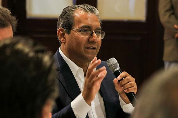 Consensar con especialistas para evitar caprichos: Jiménez Merino