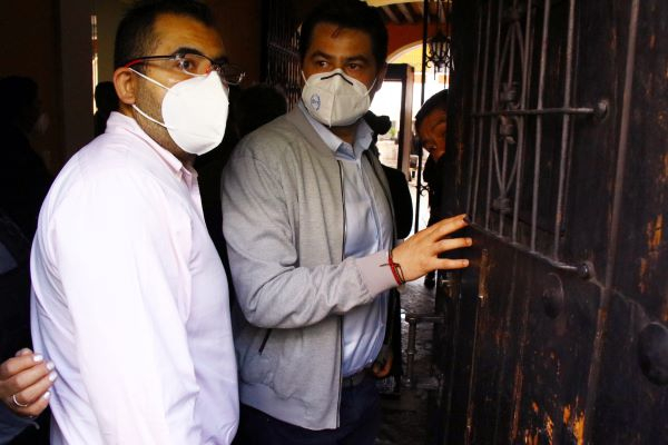Cabildo de Tehuacán comparece a puerta cerrada ante diputados