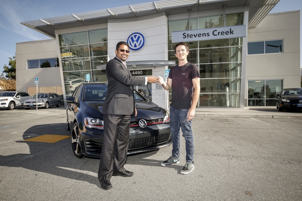 Volkswagen entrega en EU primer Golf 7 GTI producido en Puebla