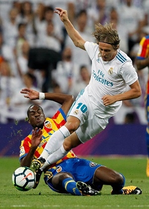 Real Madrid sólo pudo empatar 2-2 ante Valencia en el Bernabéu