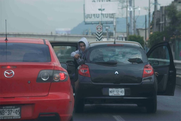 Poblano denuncia en Twitter asalto en la autopista al Distrito Federal