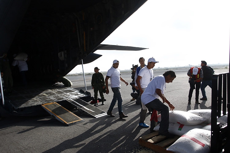 Puente aéreo Puebla-Oaxaca llevará 110 toneladas de alimentos: Sedesol