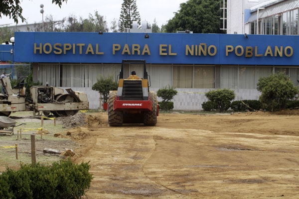 Reubican a pacientes por obras del Hospital para el Niño Poblano
