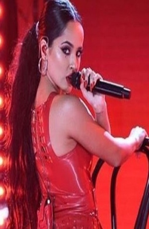 Becky G ¿Captada ebria y perreando?