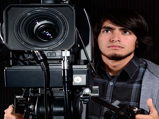 Carlos Fano García promueve a cineastas universitarios de Puebla