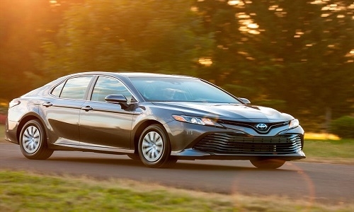 Toyota Camry 2019 presume su faceta ecológica