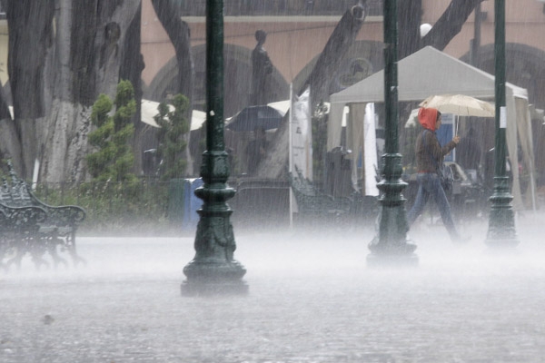 Canal de baja presión traerá lluvias menores a Puebla