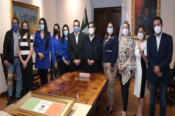 Miguel Barbosa recibió en Casa Aguayo a diputados electos del PAN