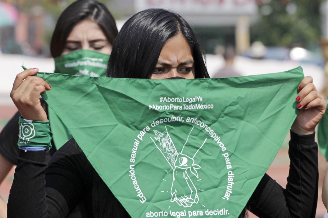 SCJN: Menores de edad podrán abortar en caso de violación, sin autorización de padres