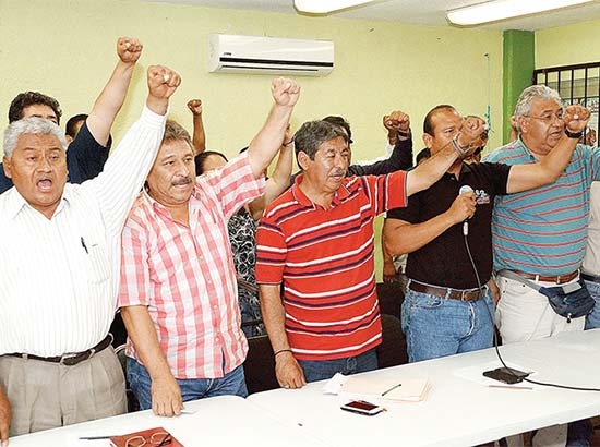 CNTE amaga con no iniciar clases; advierten la toma de plazas públicas