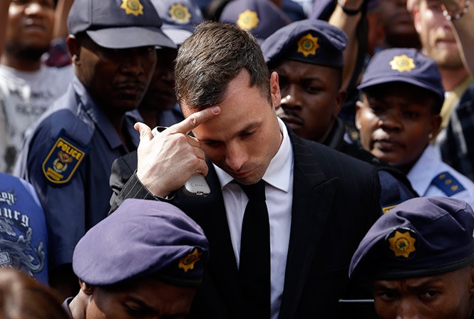 Oscar Pistorius, sentenciado a cinco años de cárcel por asesinar a su novia
