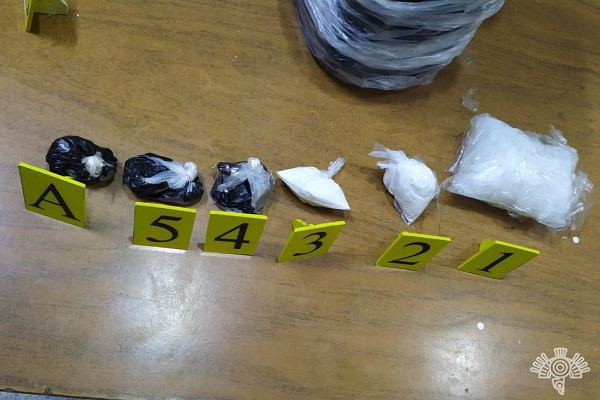 Mujer es detenida cuando intentaba ingresar droga al Cereso de Puebla