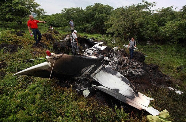 Suman cinco muertos en desplome de avioneta en Veracruz
