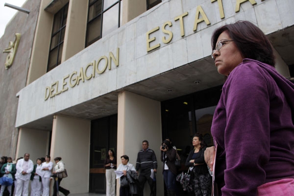 Delegación y Sindicato del IMSS retoman dialogo por demandas laborales