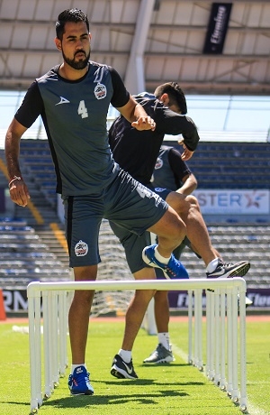 Lobos BUAP afila los colmillos para visitar a Gallos Blancos