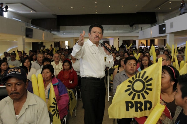 Navarrete pedirá a INE que organice elección interna del PRD