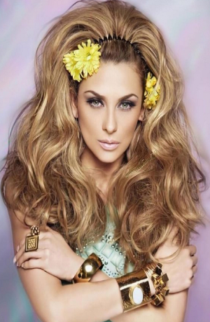 Aracely Arámbula presume aplicación de cera y figura en Instagram
