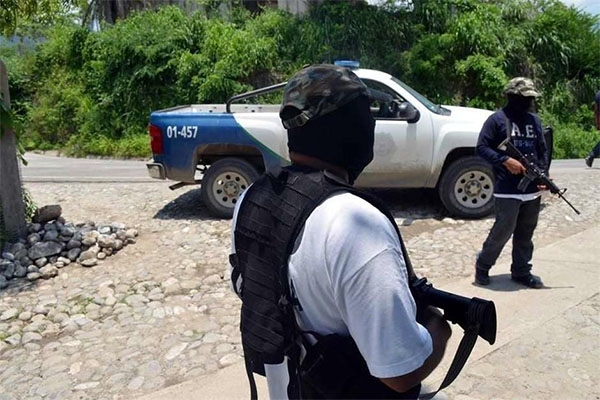 CNDH investiga balacera en Aquila; otro menor falleció