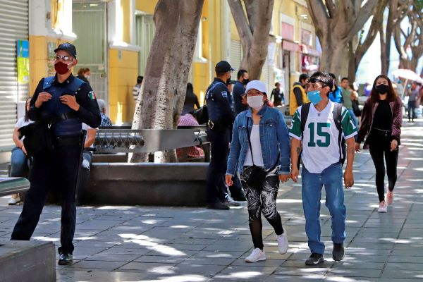 De riesgo medio a máximo está el semáforo COVID regional de Puebla