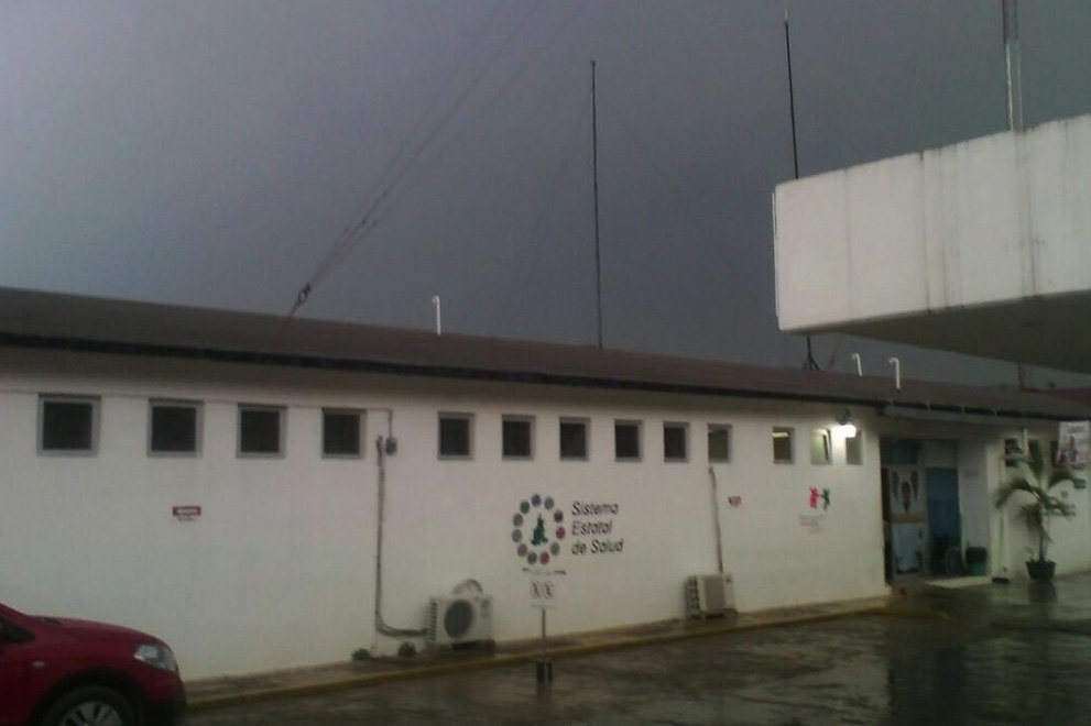 Comando armado asalta a médicos y enfermeras del Hospital de Ayotoxco