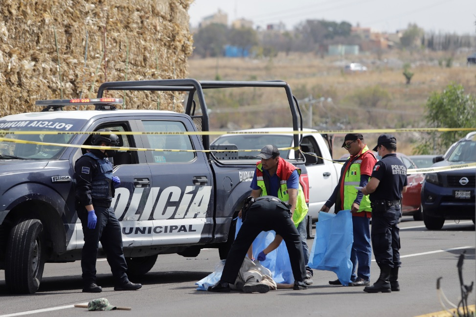 Atropellado provoca carambola en el Periférico Ecológico