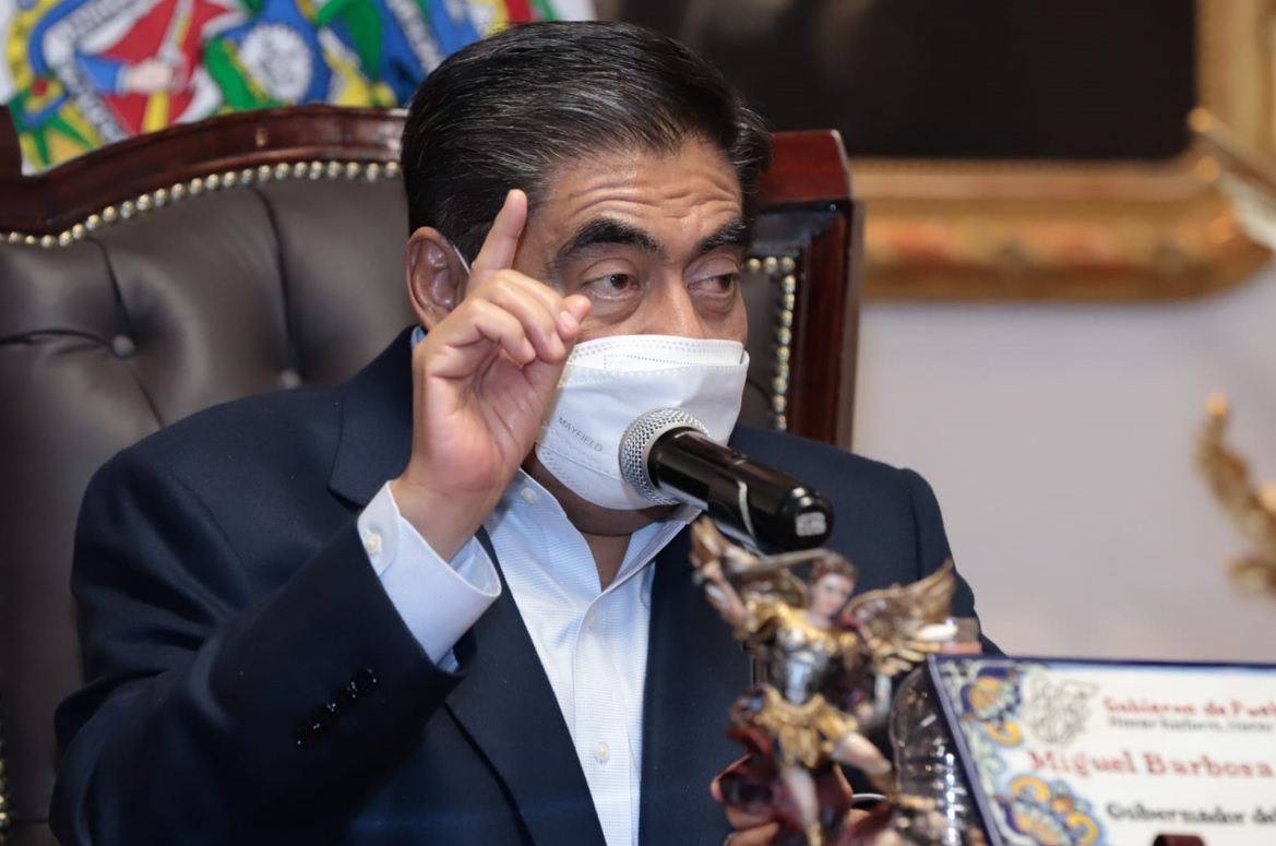 Nieto defiende a Mier; “cortina de humo”, responde Barbosa