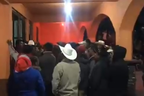 Ladrones de ganado estuvieron cerca de ser linchados en Santa Rita Tlahuapan