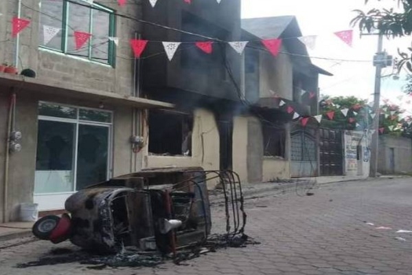 Queman casa de edil de Juan N. Méndez en protesta por homicidio