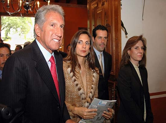 Arturo Montiel irá a prisión si no presenta a los hijos que tuvo con Versini