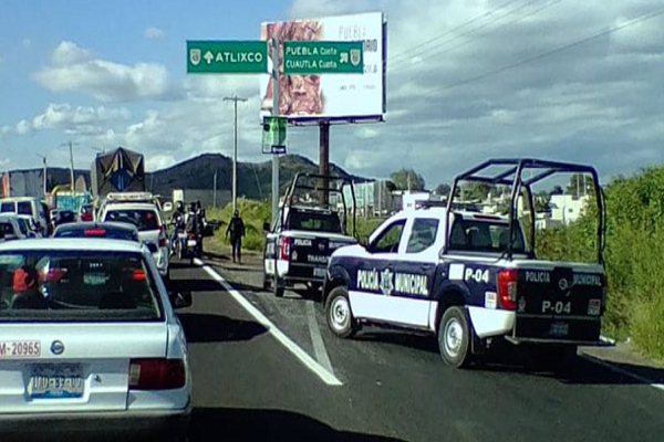 Sujeto se suicida en la Vía Atlixcáyotl tras matar a su cuñada
