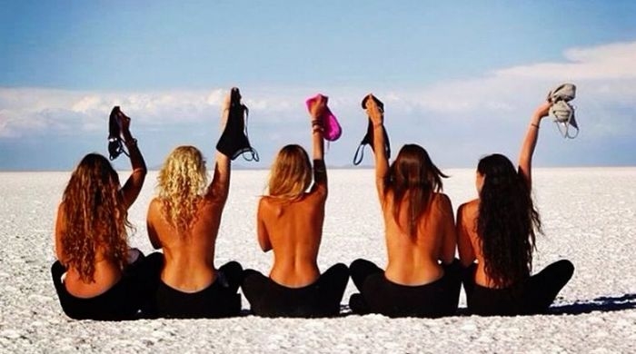 FOTOS: Cinco chicas presumen su Topless Tour