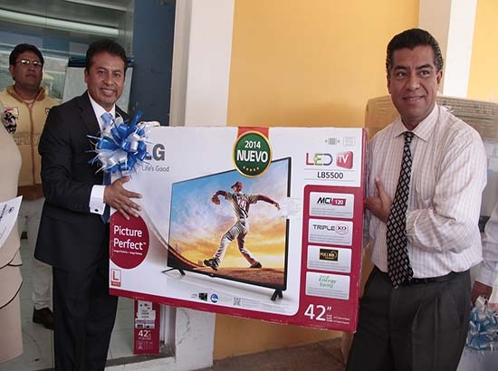 San Andrés Cholula entrega premios del sorteo predial 2014