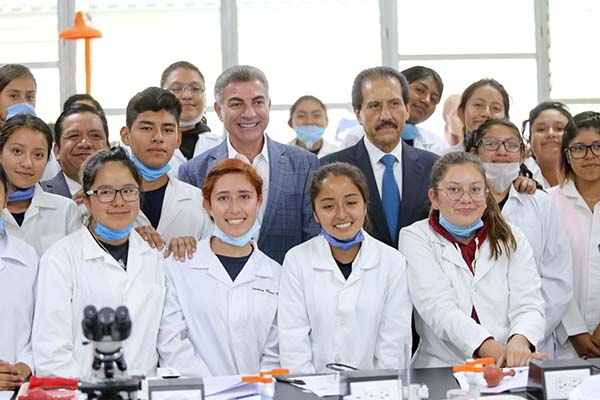 Tony Gali y Alfonso Esparza inauguraron la preparatoria Lázaro Cárdenas