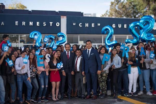 BUAP: Esparza Ortiz asistió al segundo informe del director de la Preparatoria 2 de Octubre