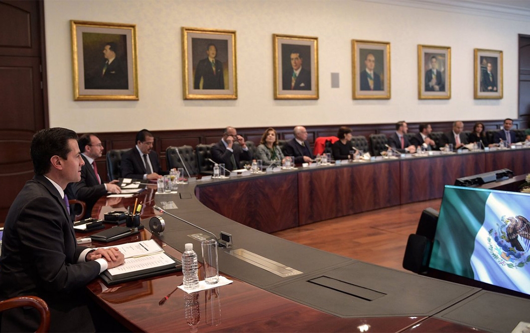 Peña Nieto pide a integrantes de su gabinete respetar la ley electoral