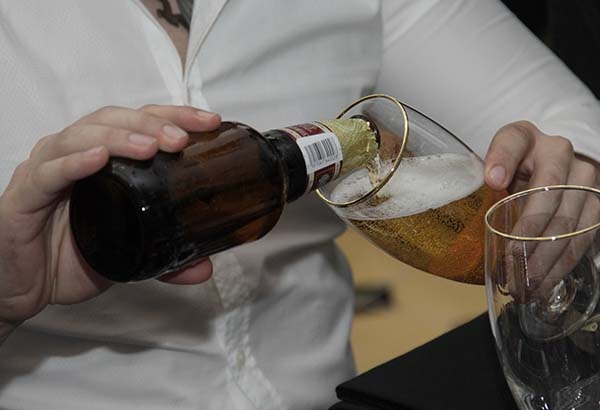 Poblanos consumen 3 litros de alcohol cada año en promedio