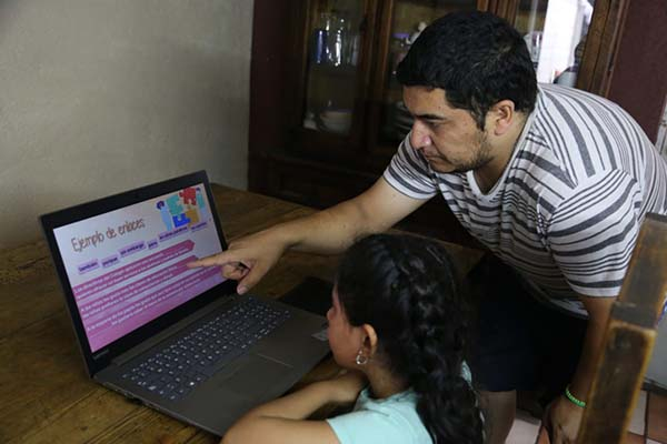 Reinician clases a distancia 1.7 millones de alumnos en Puebla